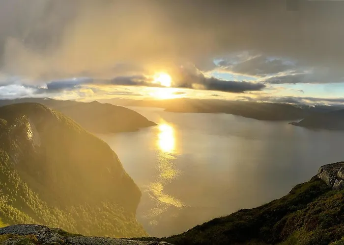 Fjordhytte-23 Direkt Am Sognefjord, Mit Mietbaren Motorbooten 9,9-60 Ps Дом отдыха Bjordal (Hoyanger)